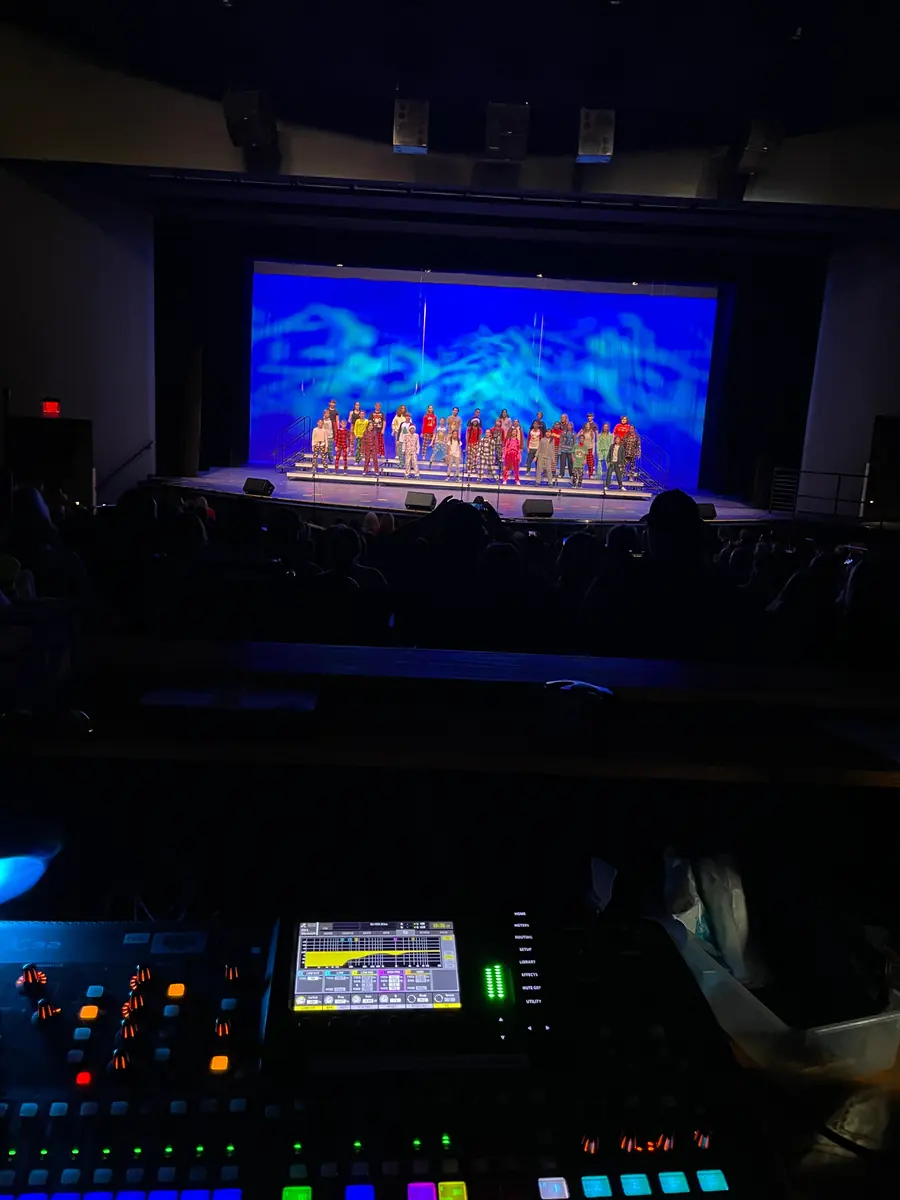 Elementary school concert with SPRK sound production